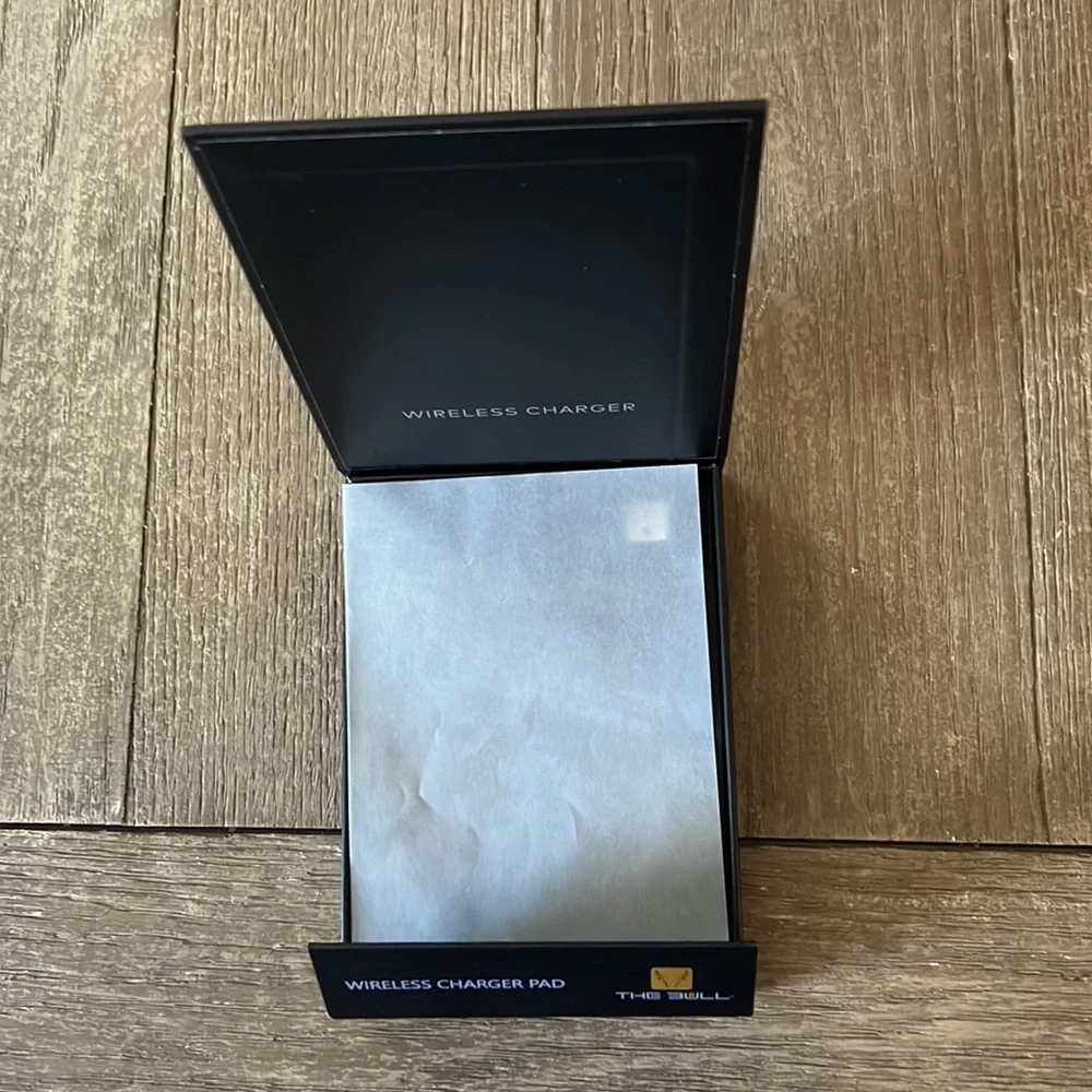 NIB The Bull Wireless Charger Pad